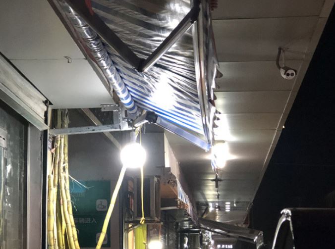 Bóng Đèn Led Tích Điện Năng Lượng Mặt Trời 100w - Có Điều Khiển Từ Xa - 5 Chế Độ Sáng