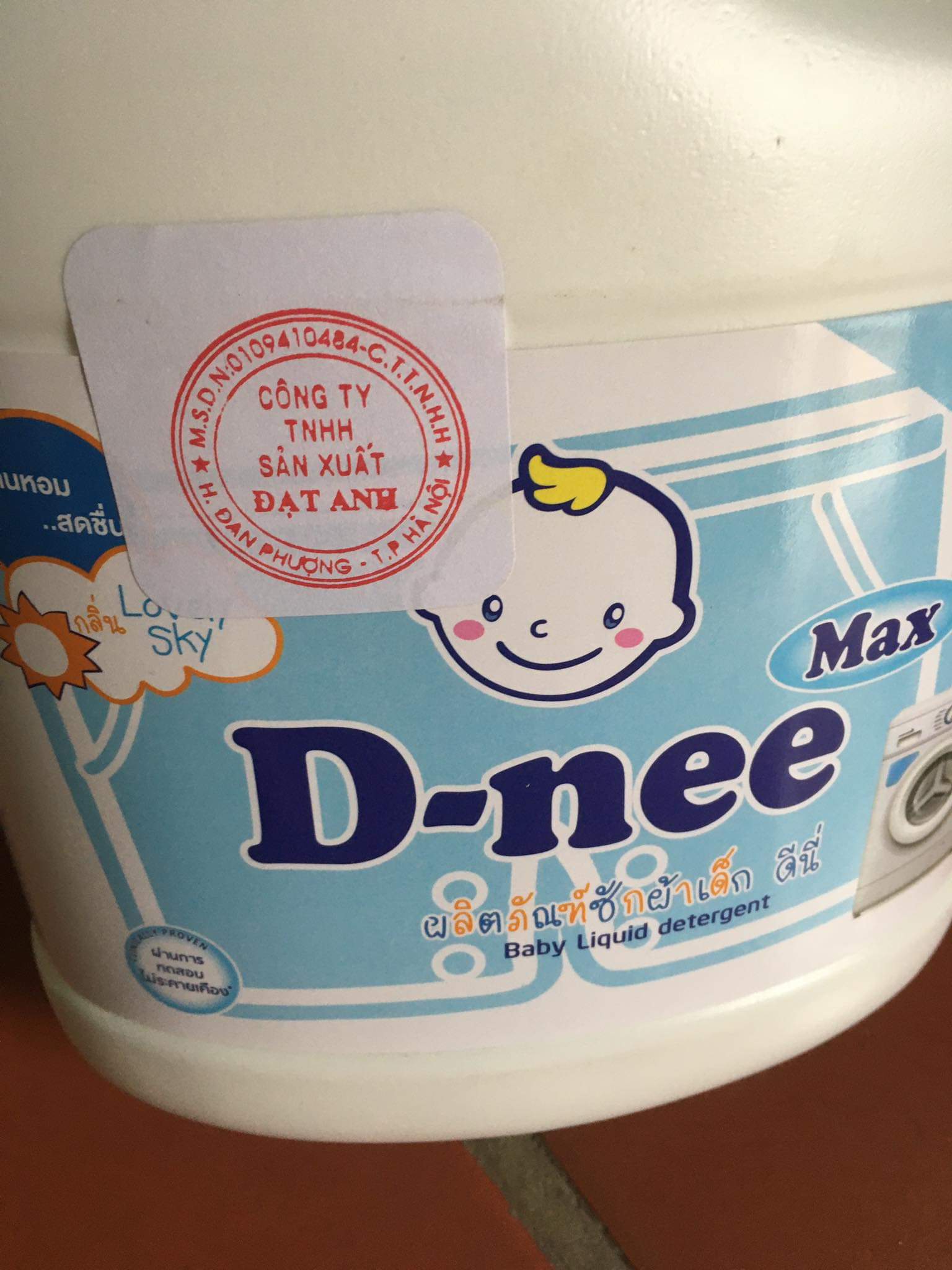 Nước giặt Dnee max 3800ml màu hồng