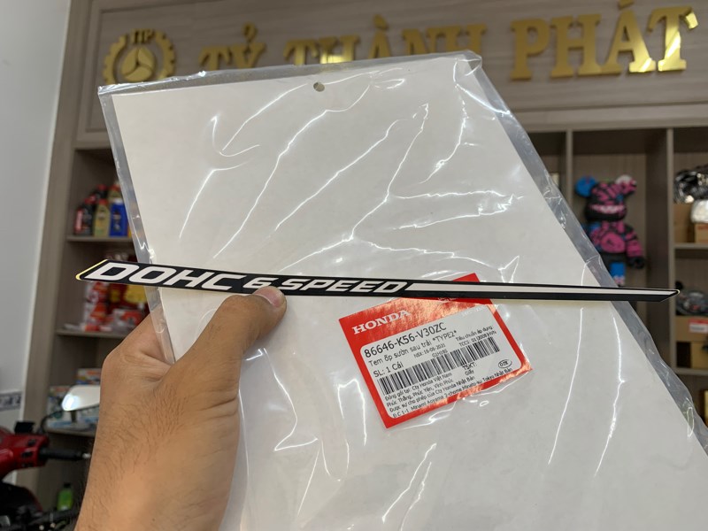 Tem sườn Winner Đen chử DOHC 6 Speed Trái (Miếng)