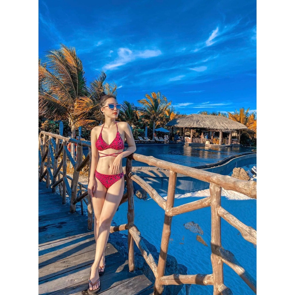 Bikini tam giác da beo hồng