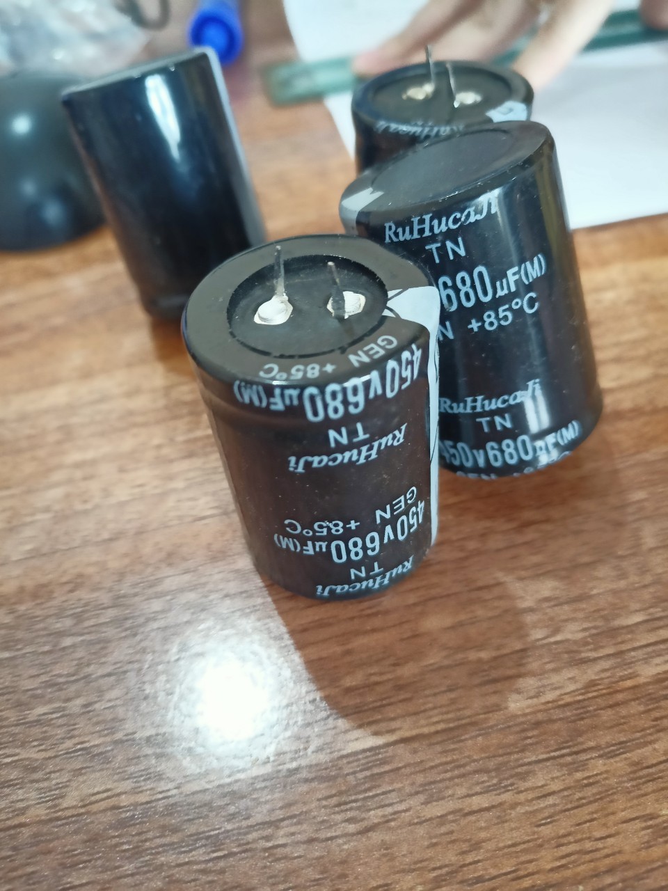 Tụ Nguồn 680Uf-450V bộ 4 Chiếc - Tnmh