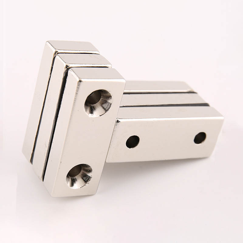 Nam châm đất hiếm 2 lỗ vít 40x20x10mm
