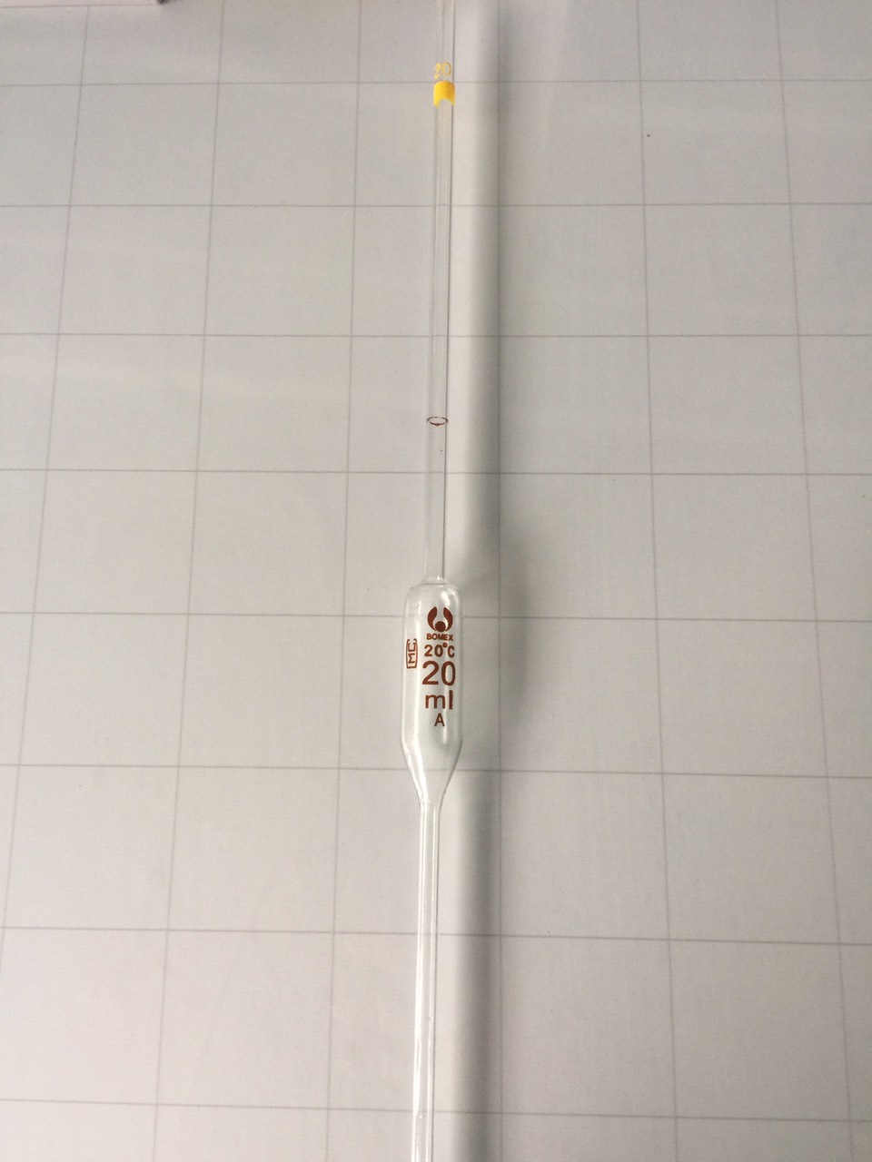 Pipet bầu thủy tinh