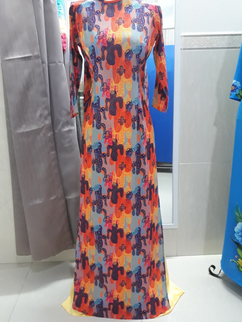 Áo dài may sẵn cổ thuyền tay lỡ - Lập thể