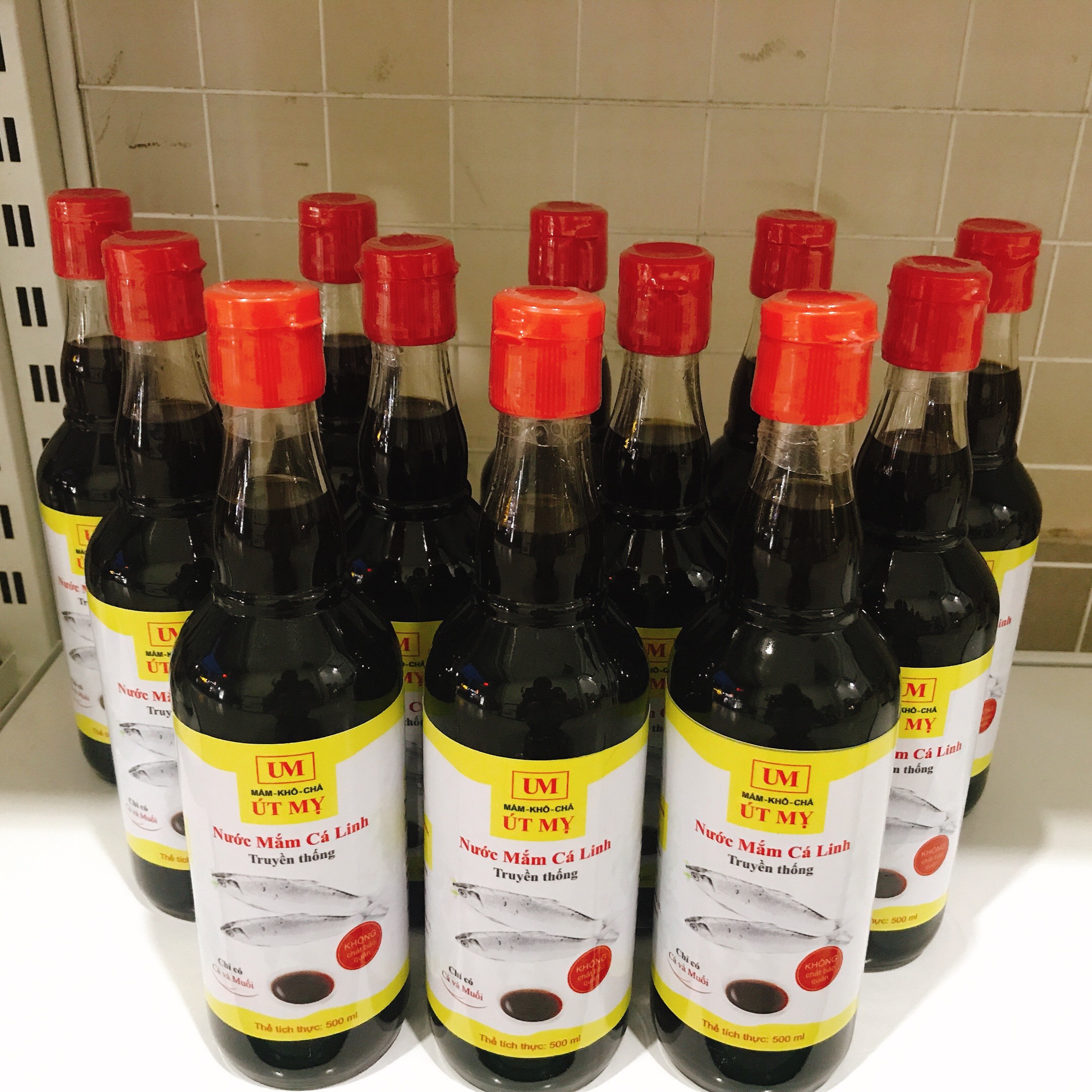 Nước mắm cá linh nguyên chất 500ml Út Mỵ