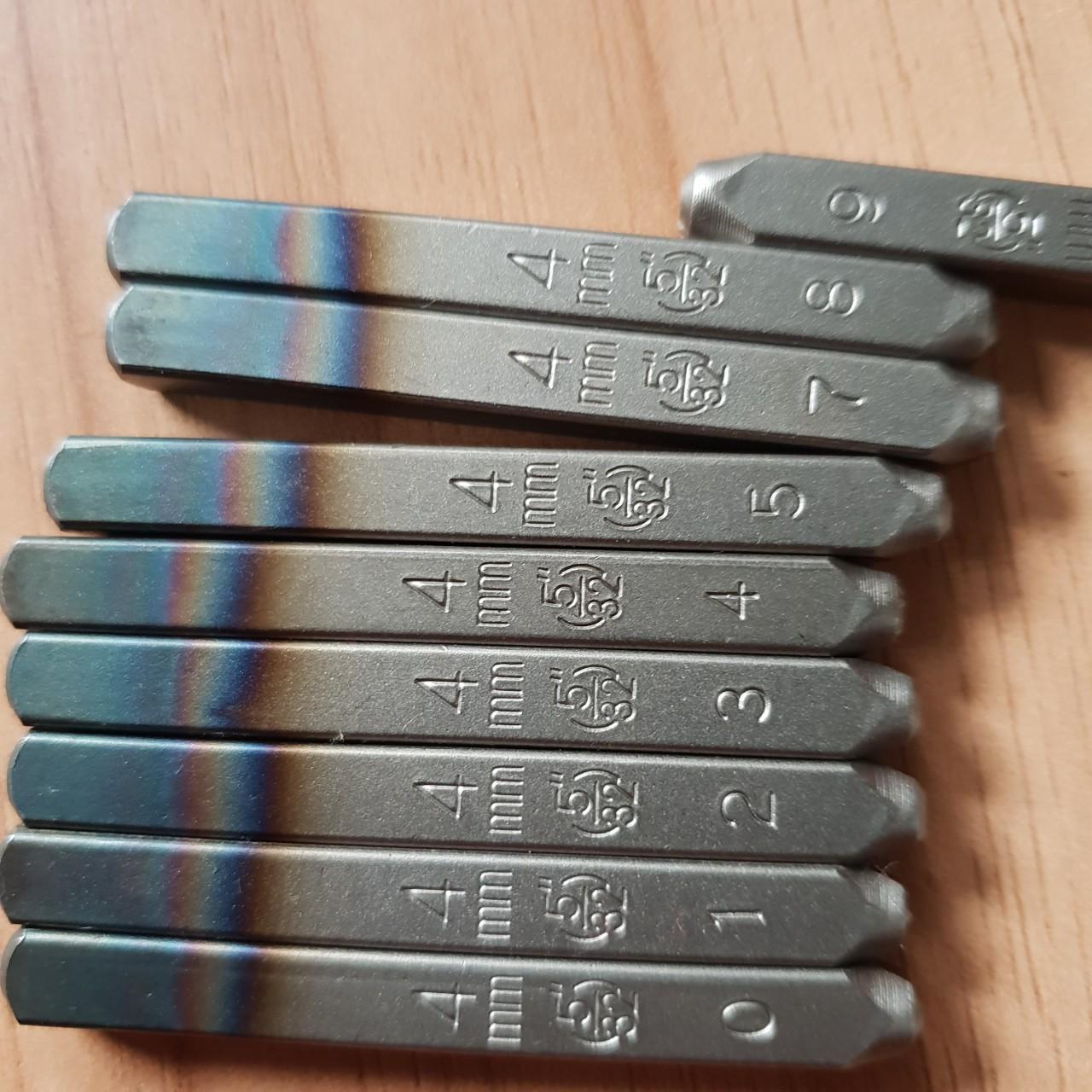 Bộ đục số đóng số  4 ly