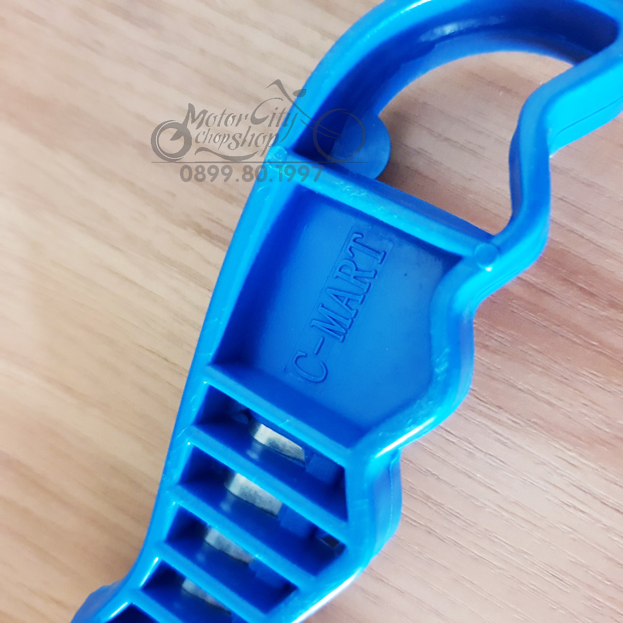 Bàn chải đánh rỉ sắt cao cấp  C-MART