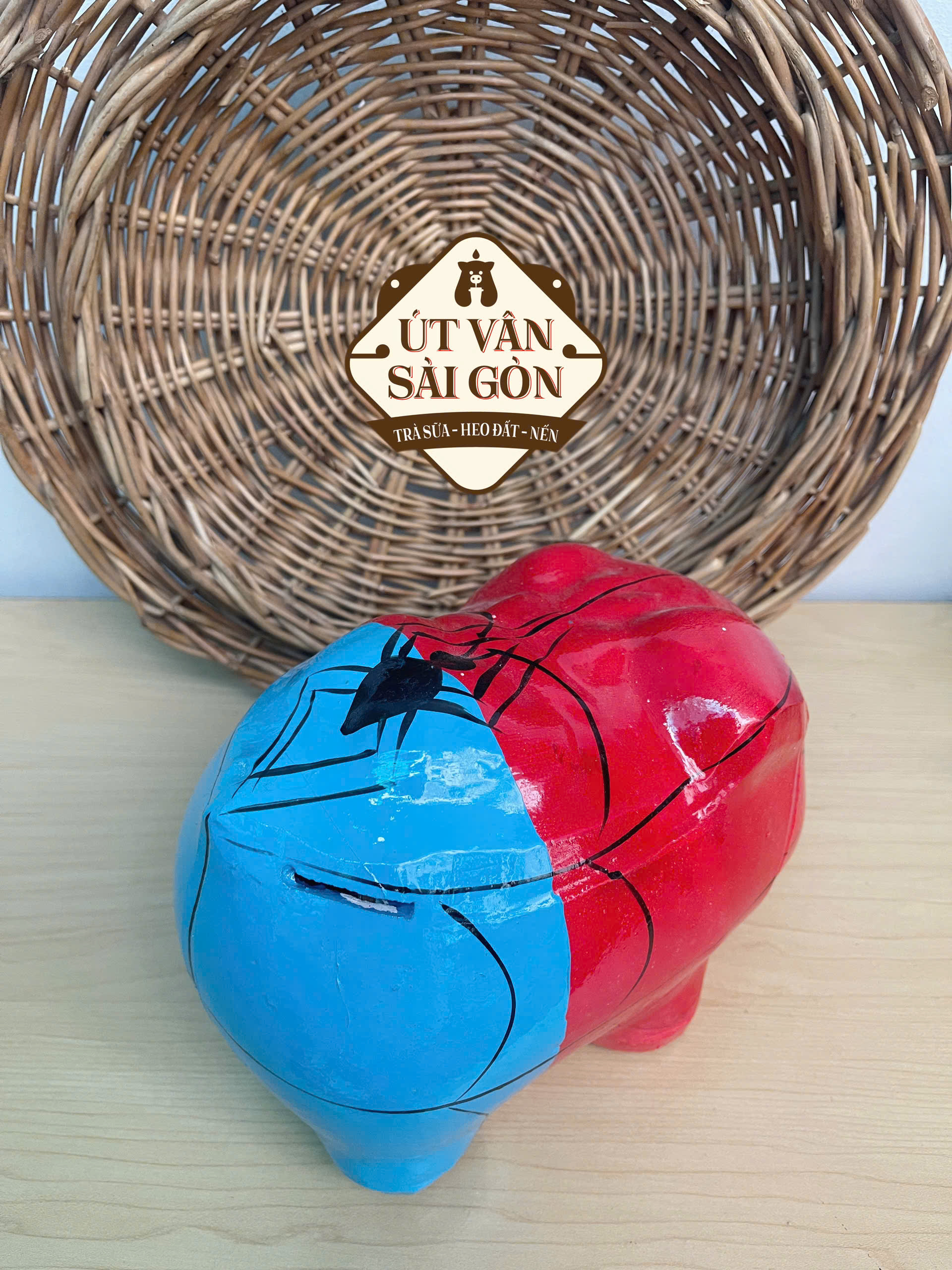 Heo đất tiết kiệm spiderman size M ( 18x10x13 )