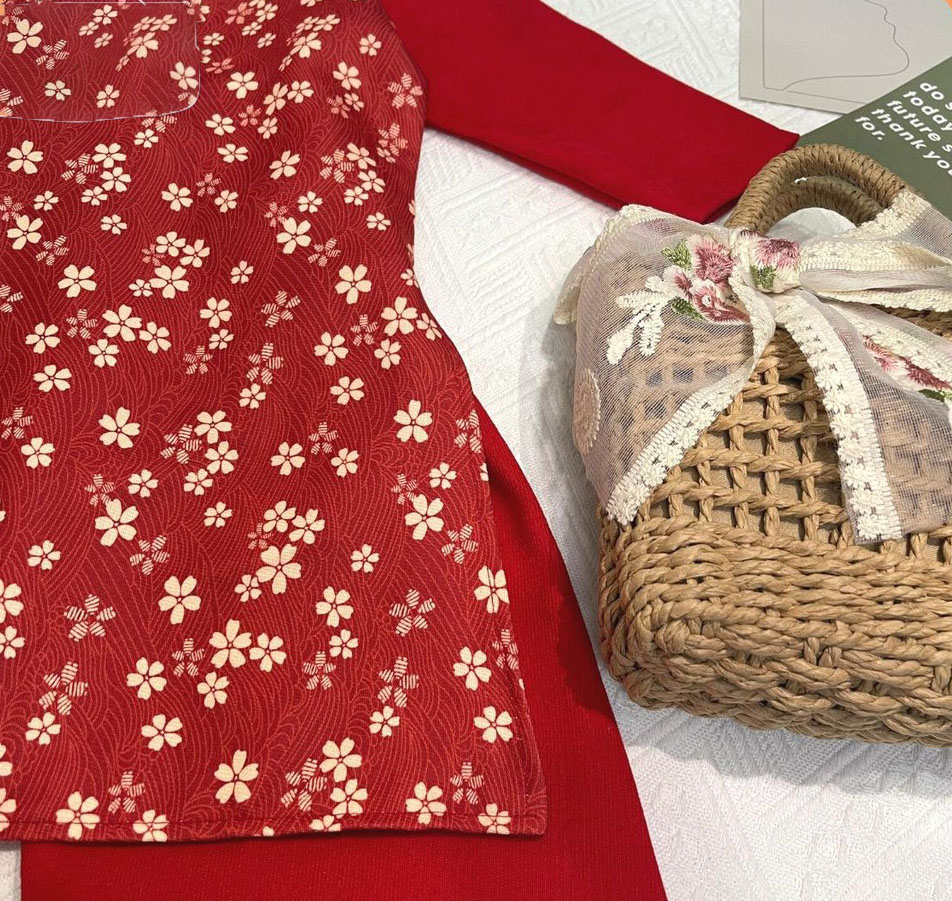 Áo dài Cách Tân Cho Bé Gái, Áo Dài Tết từ 8-25kg - Chất Liệu Nhung Tăm Hoa Nhí Màu Đỏ Siêu Mềm Mịn