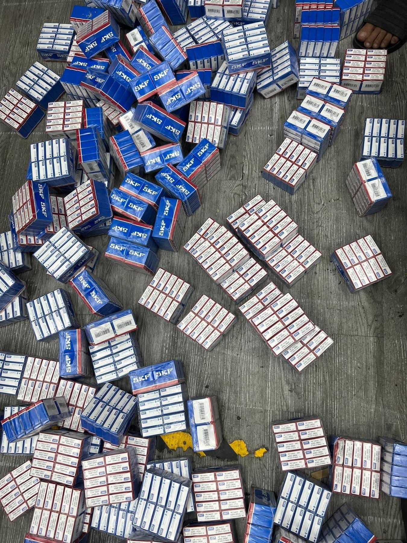 Bạc đạn bánh xe máy SKF " 6300, 6301, 6004, 6302, 6202 , 6201 " chính hãng