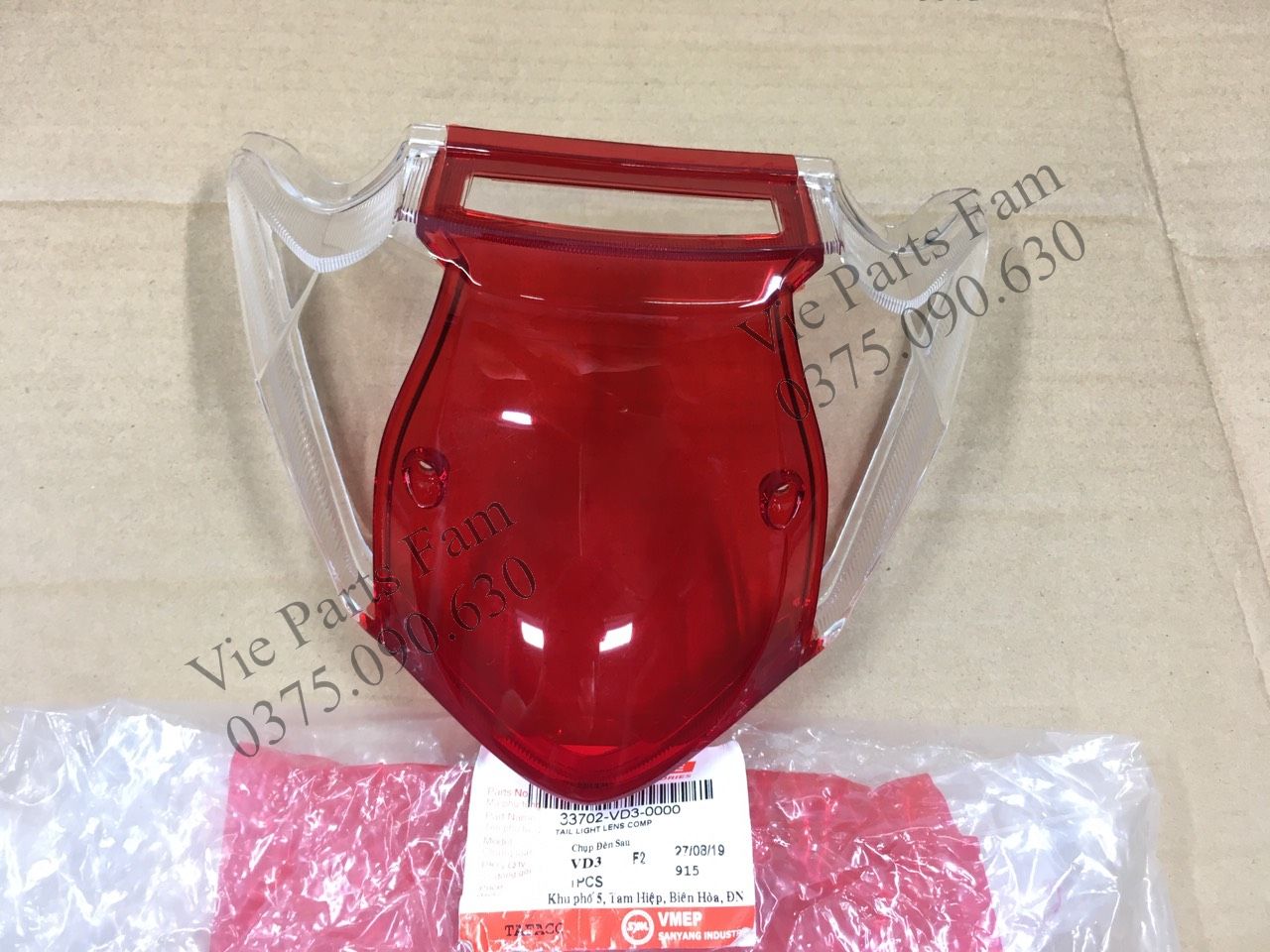 Chụp đèn sau xe ez sym