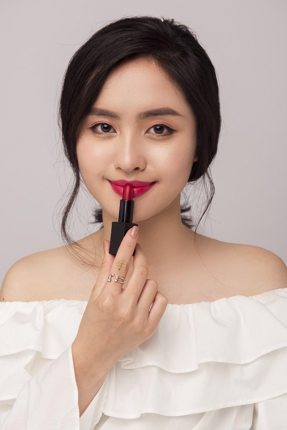 Son Lụa Đỏ 01 Cỏ Mềm