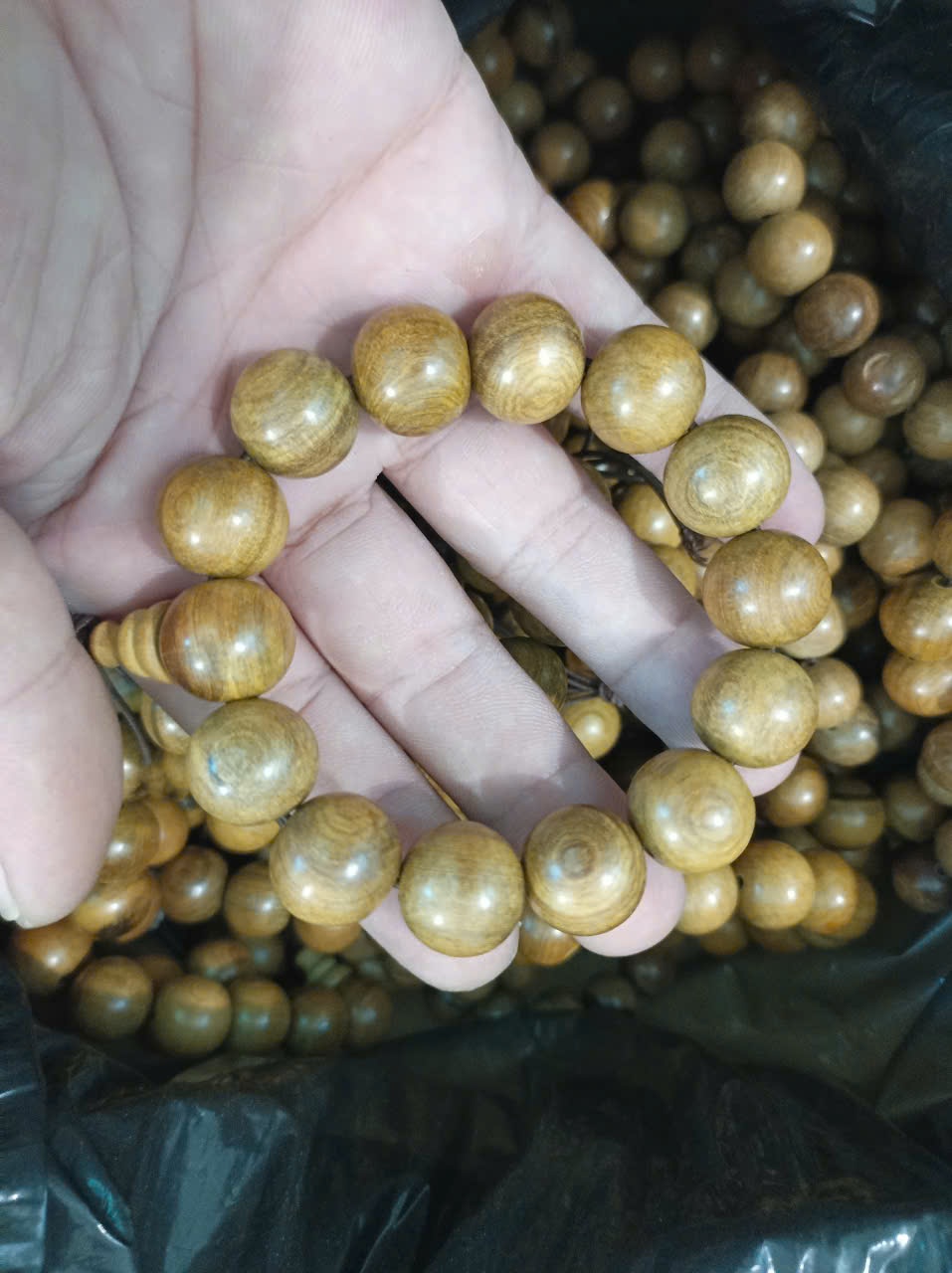 [ Mua 1 Vòng Nu Huyết Long -Tặng 1 Vòng Gỗ Bách Xanh ] Vòng Tay Gỗ Nu Huyết Long già đanh Cao Cấp Đủ Size