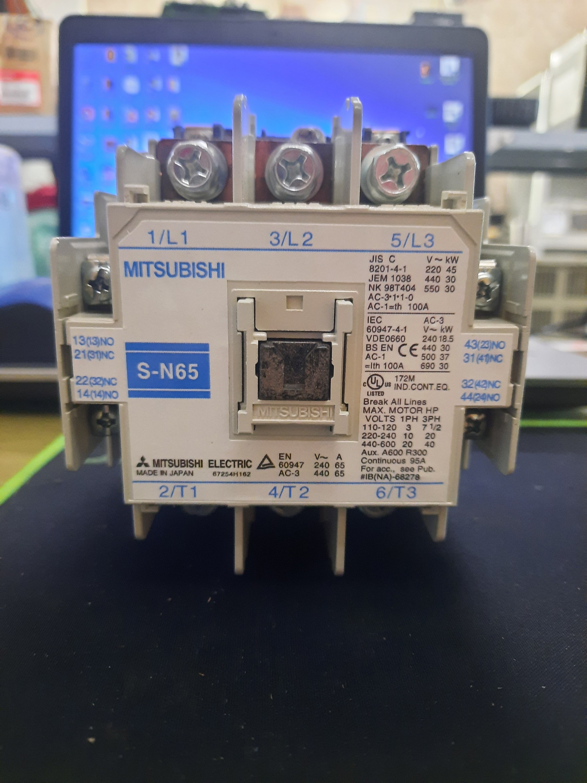 KHỞI ĐỘNG TỪ MITSIBISHI Fuji 65A