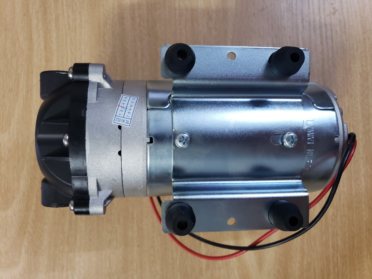(HCM) Bơm Máy Lọc Nước RO HEADON HF-8369 24V (Kèm 2 Co Nối Bơm Ren 17 Dây 6mm)