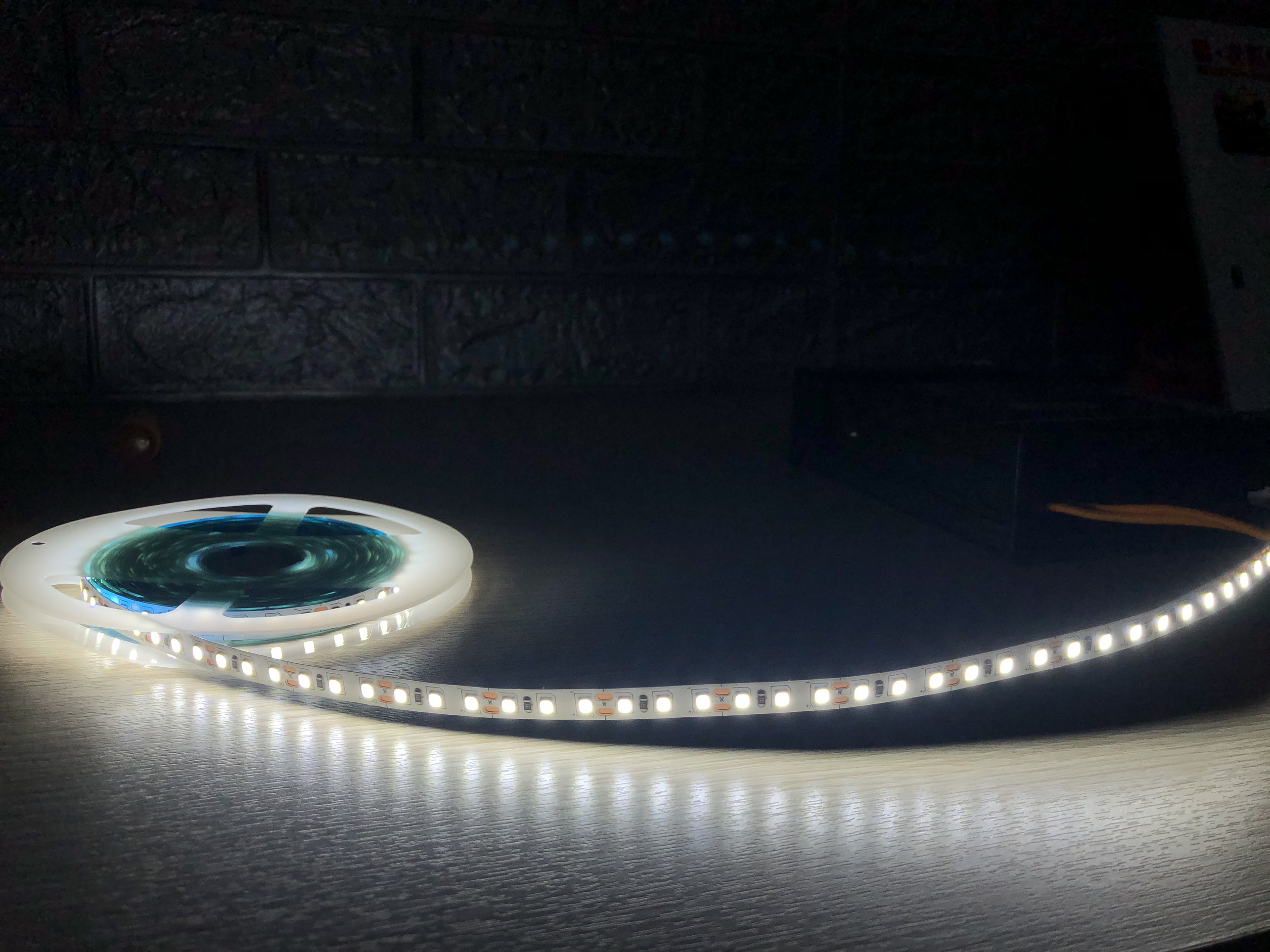 Led Dây 5m 12v Chip 2835 0.2W/LED màu trắng