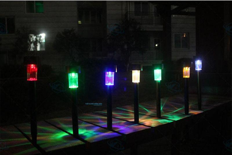 Đèn trang trí sân vườn năng lượng mặt trời
