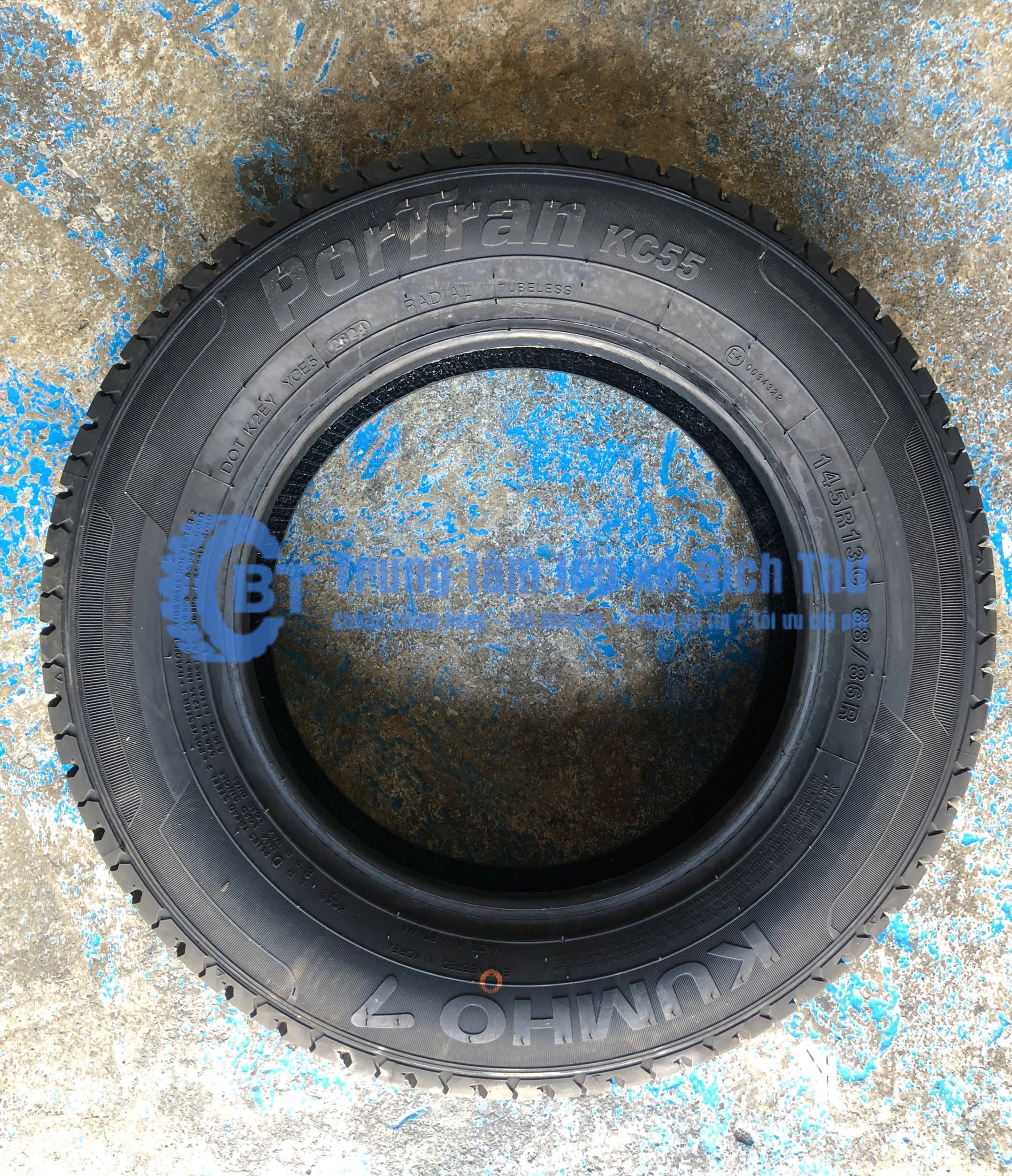 Lốp Kumho 145R13C Kc55