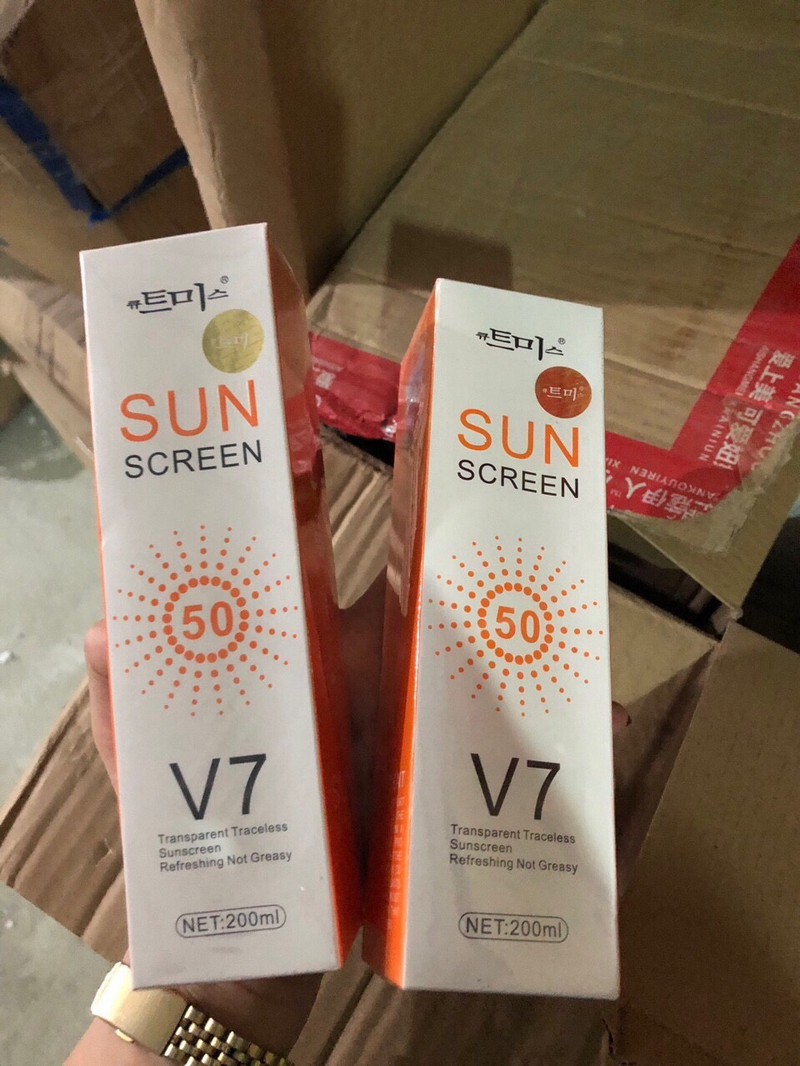 XỊT CHỐNG NẮNG SUN SCREEN V7 SPF50