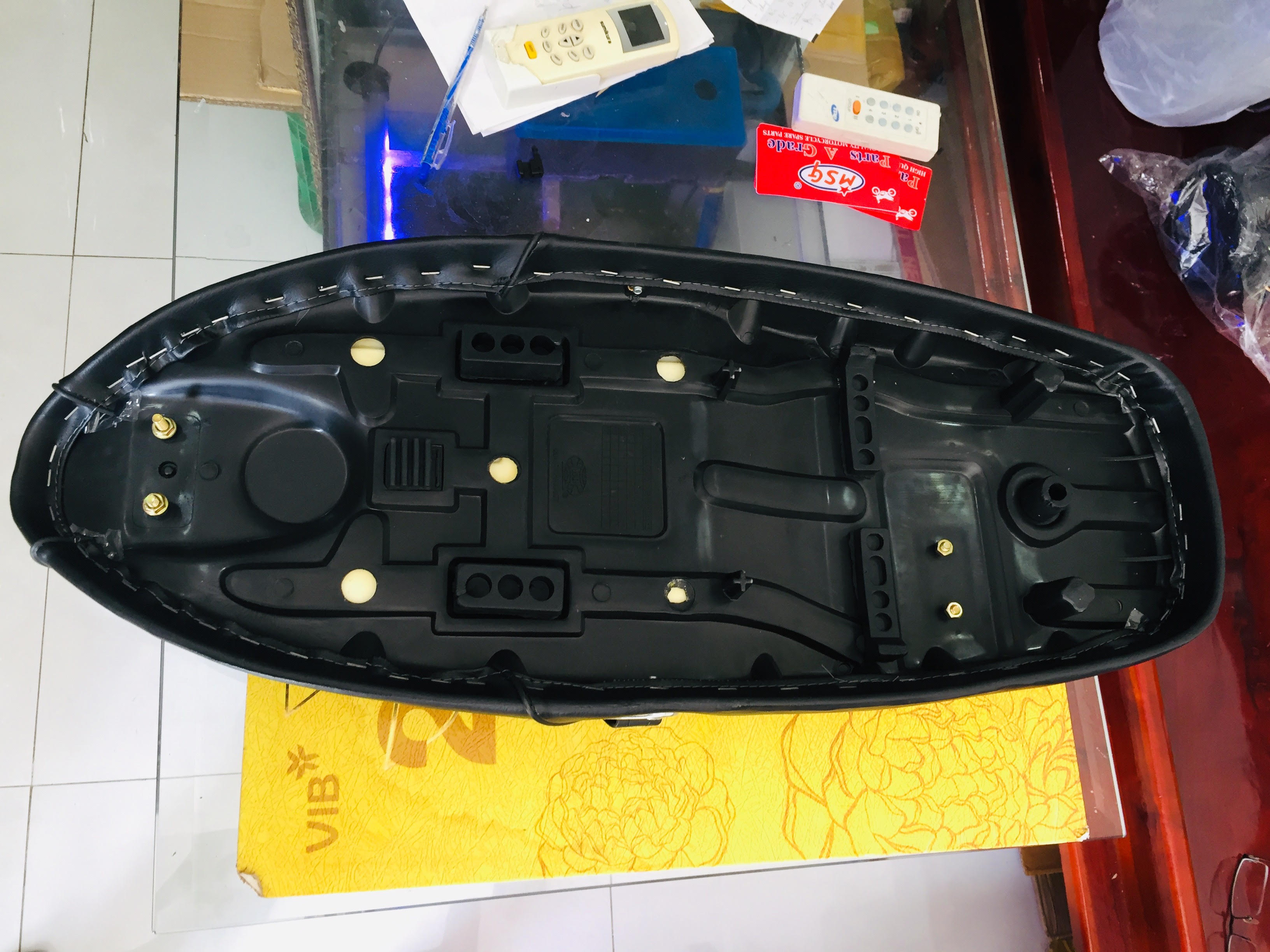 yên liền cho xe cub đèn vuông :DD-DH-82-84...