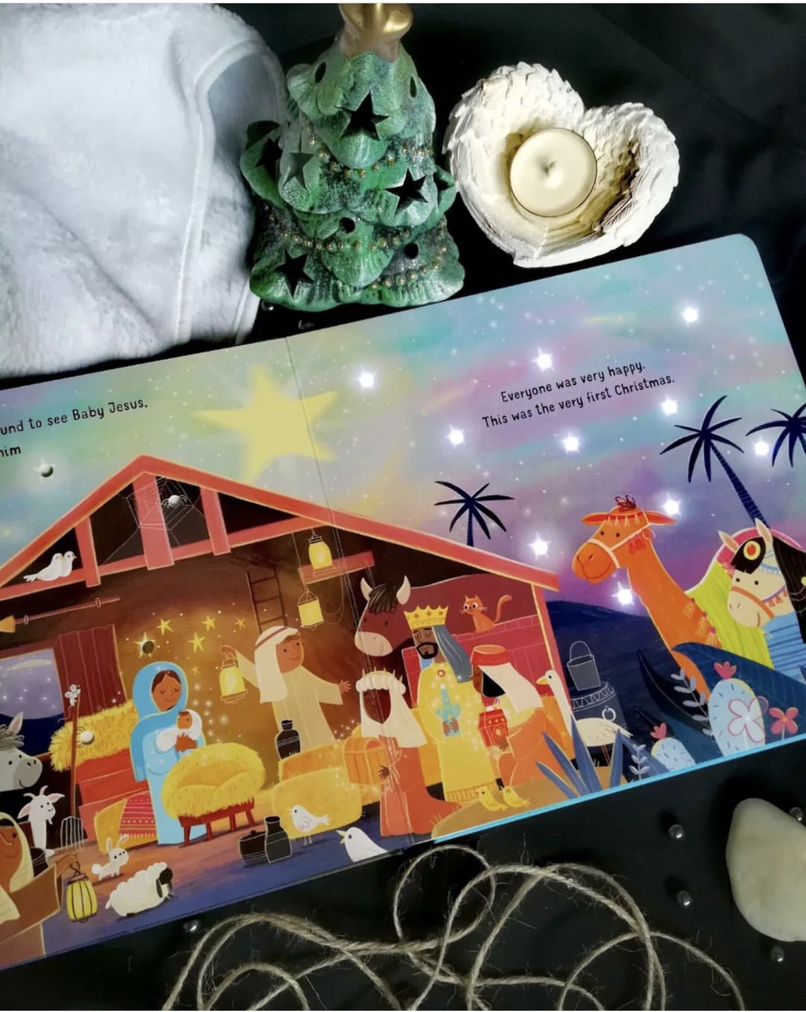BOOKMEDI - Sách đèn The Twinkly Twinkly Nativity