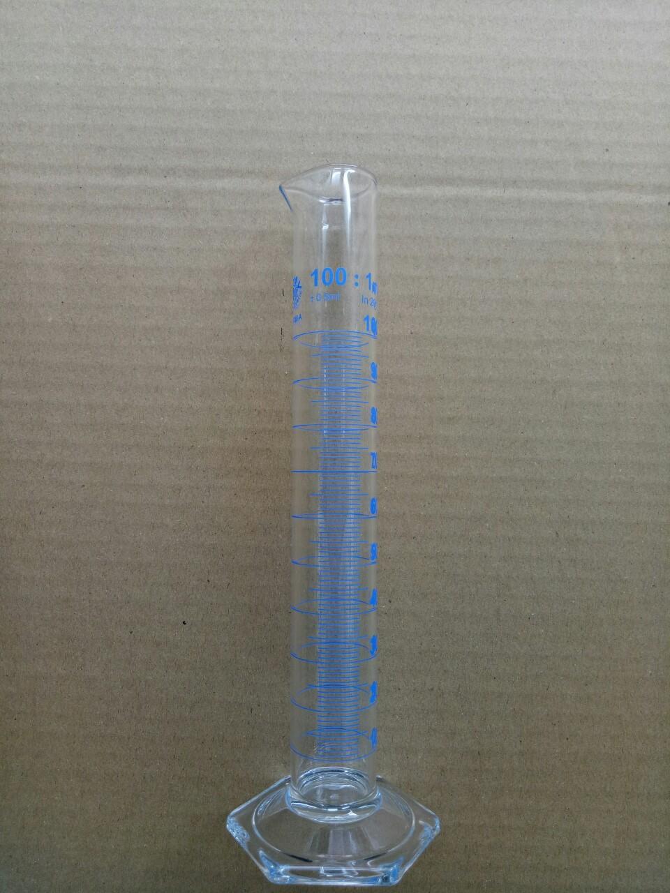 Ống đong thủy tinh vạch xanh 100ml SIMAX