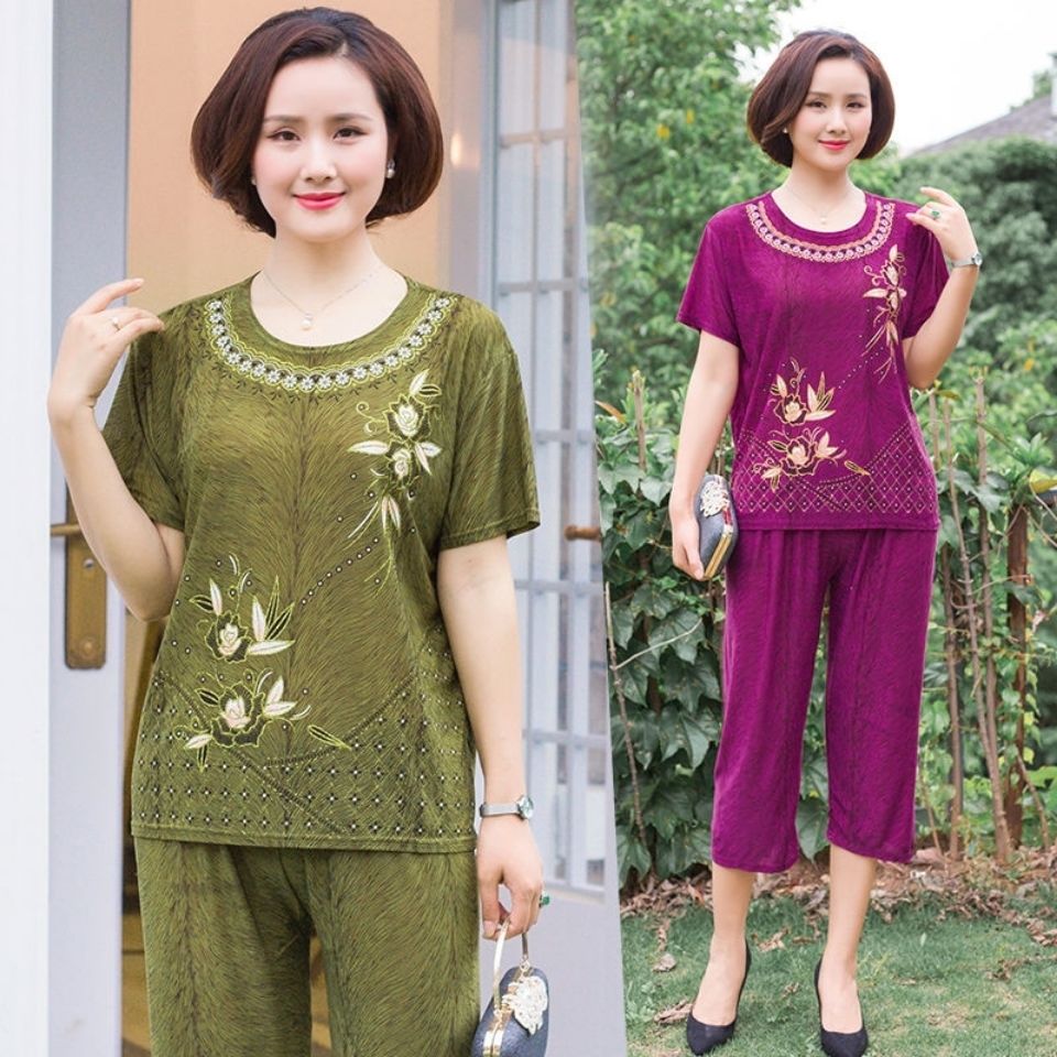 Bộ đồ nữ trung niên mặc nhà