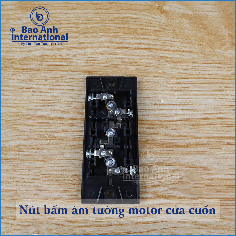 Nút bấm âm tường (công tắc bấm) mô tơ cửa cuốn