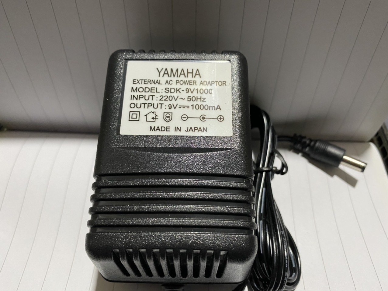 nguồn ADAPTOR 9V ---1000MA