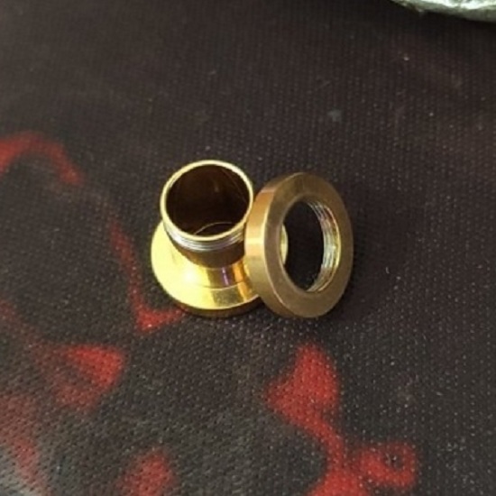 Khuyên nong tai 22mm màu vàng vành dày