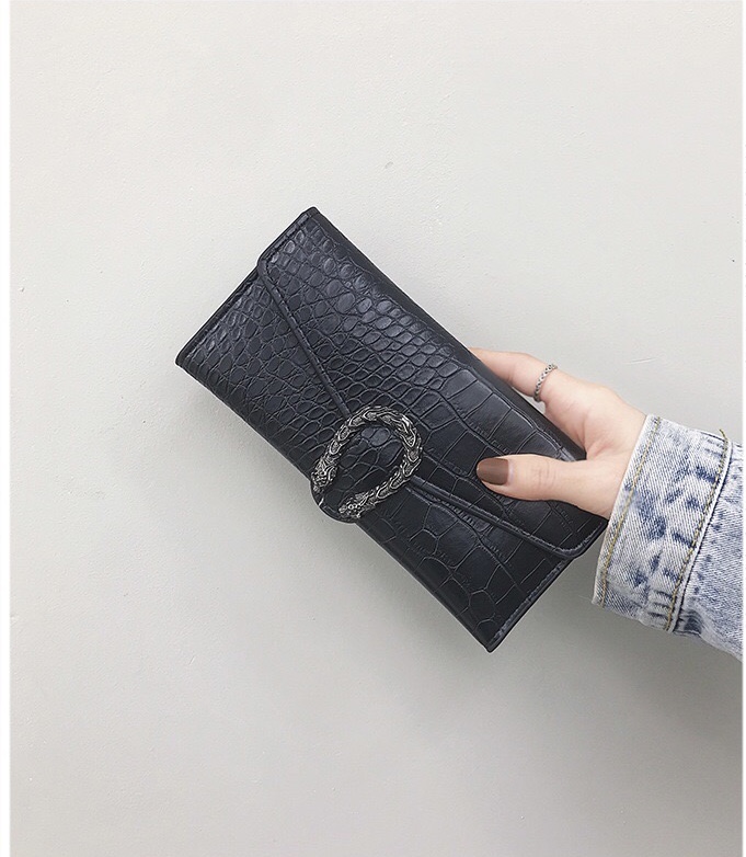 Ví Clutch Nữ Vân Da Cá Sấu Khóa Rồng