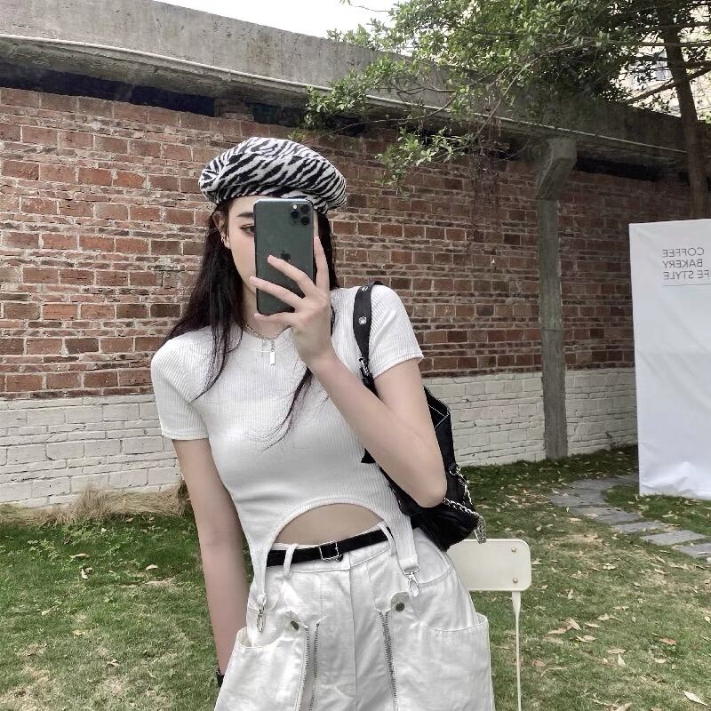 Áo Croptop Cut Out Phối Khoen