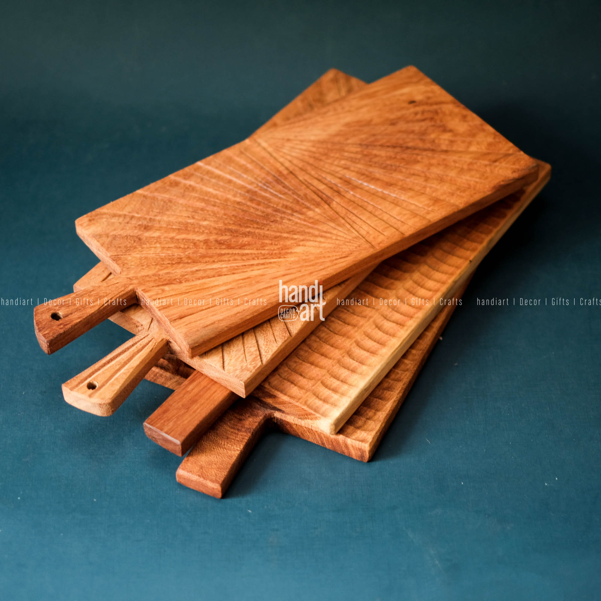 Thớt gỗ trang trí đồ ăn