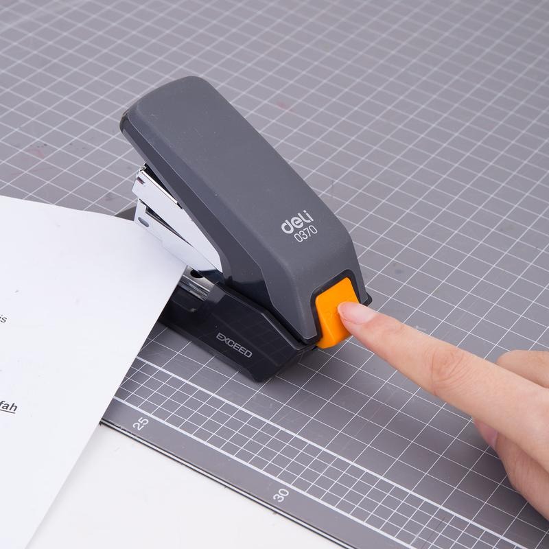 (1 Cái) Dập ghim trợ lực Deli - 25 tờ  - E0370