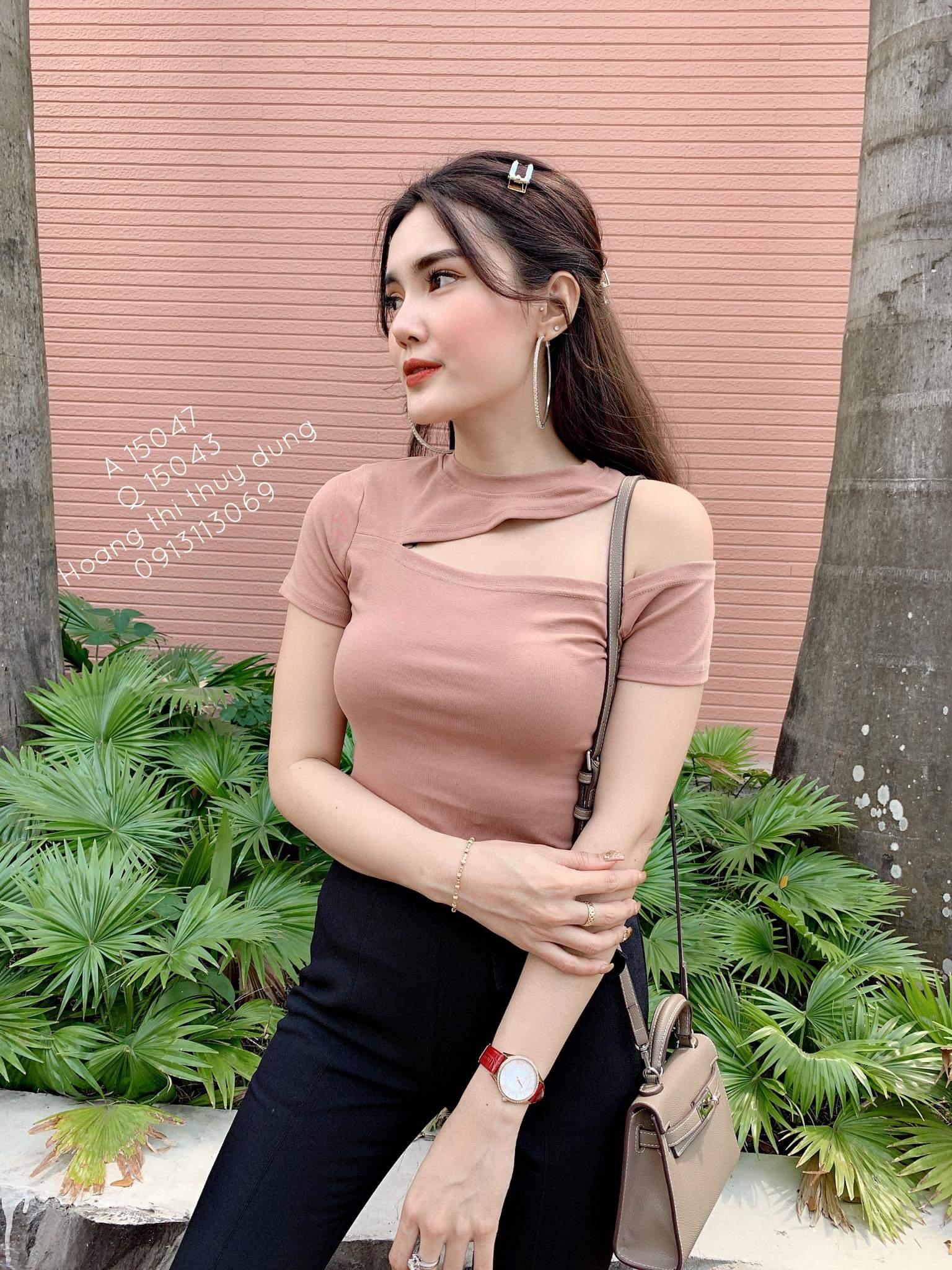 Áo Thun Lụa Tay Ngắn Khoét Một Bên Vai Phá Cách TT0014 (TTS229)