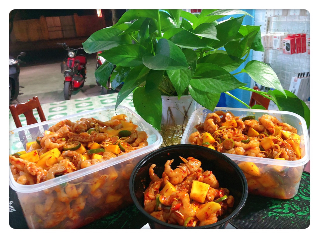 Chân gà rút xương Hà Nội