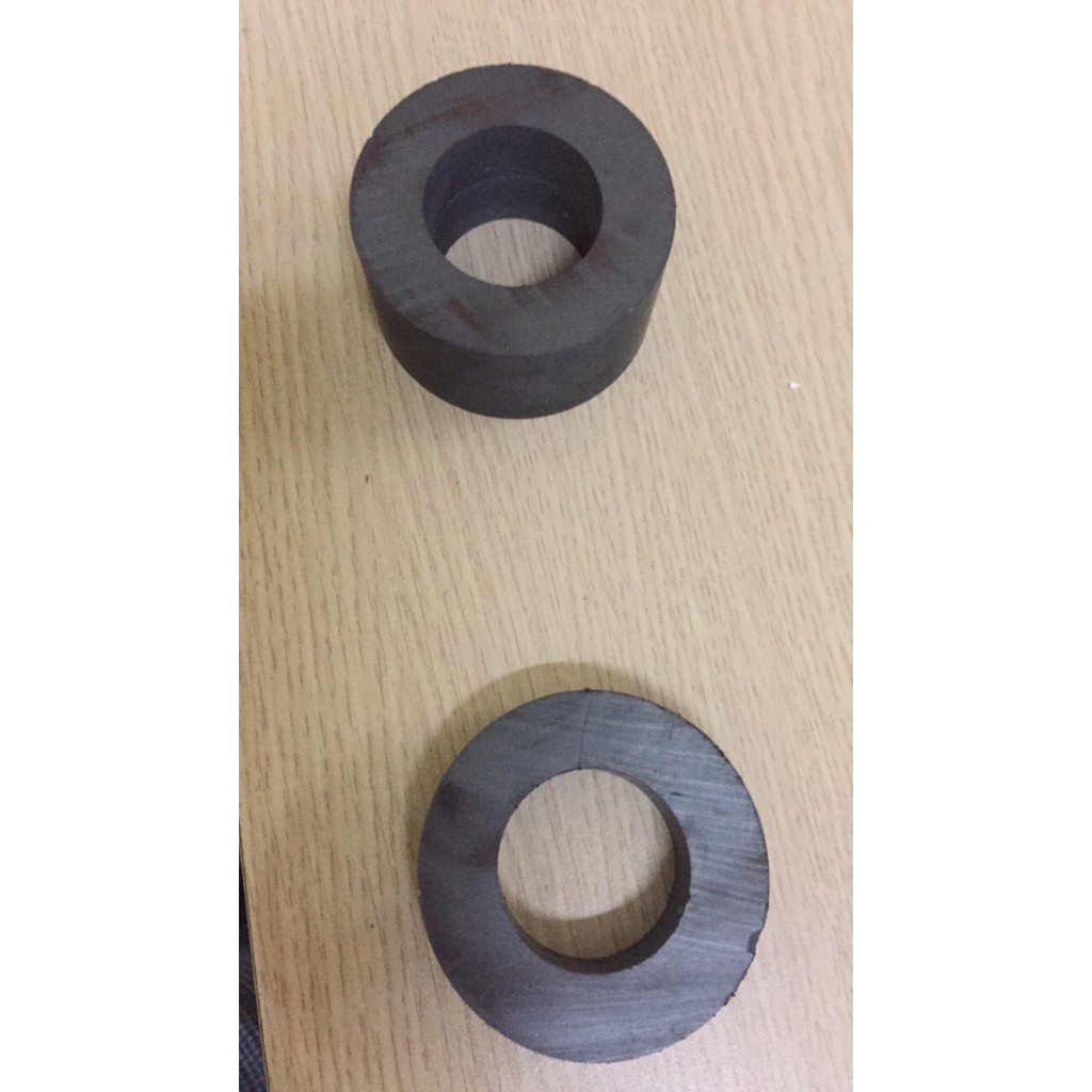 Nam châm ferrite 60x 32 lỗ x15mm