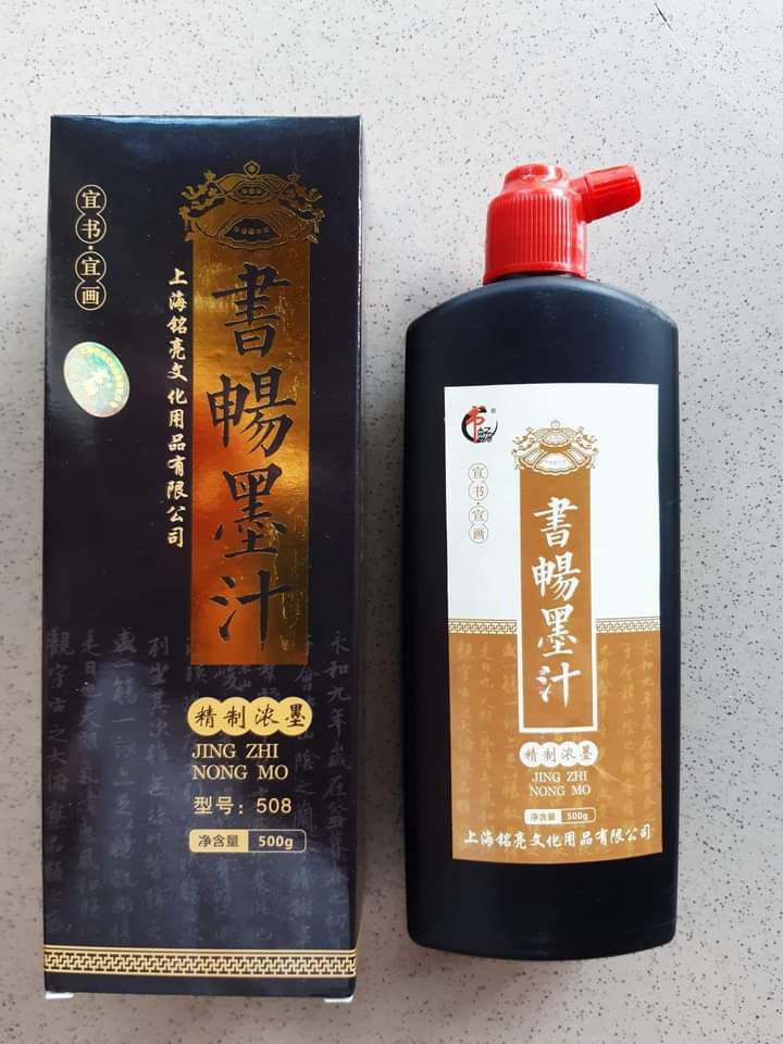 Mực tàu 500ml, mực đen, đậm, ko có mùi hôi....
