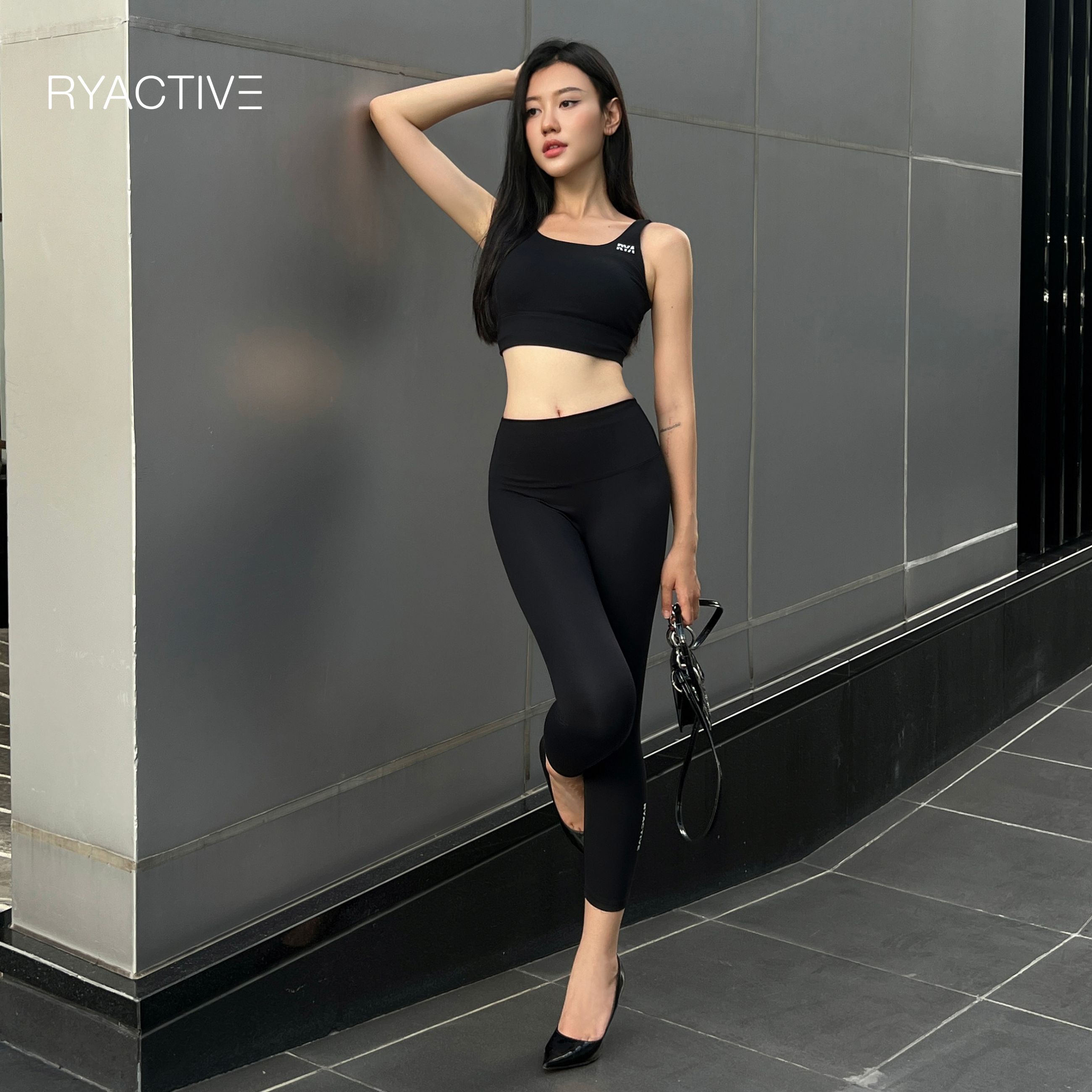 Quần legging thể thao dáng lửng RYACTIVE - MEDIUM LEGGING Black