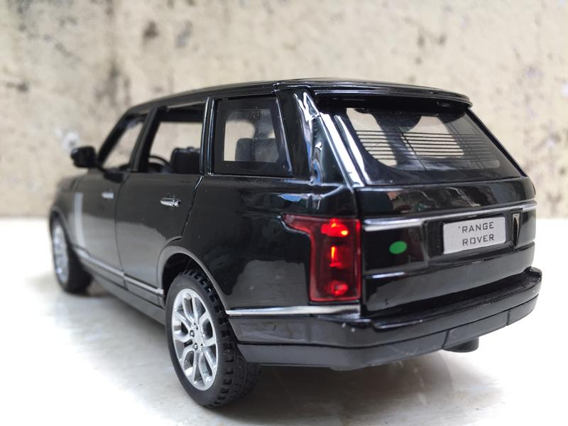 Mô hình xe ô tô Range Rover SUV  1:32