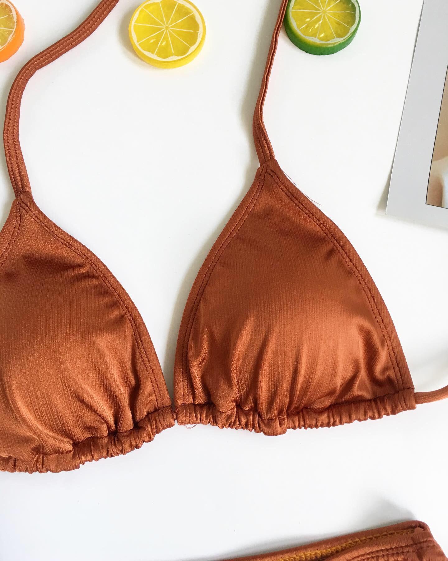 Bikini tam giác cam đất