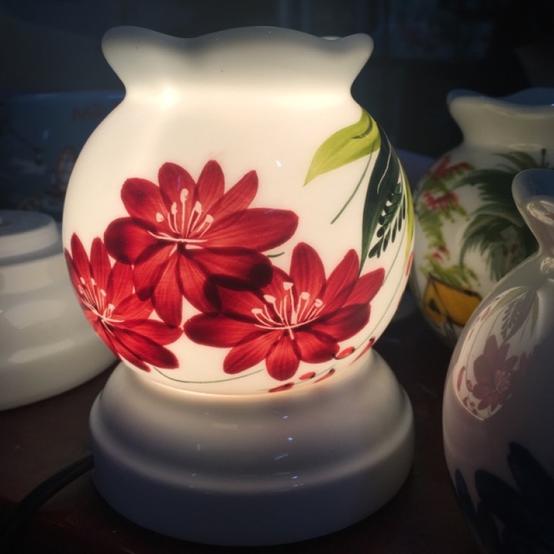 Đèn xông tinh dầu size mini có tặng kèm bóng
