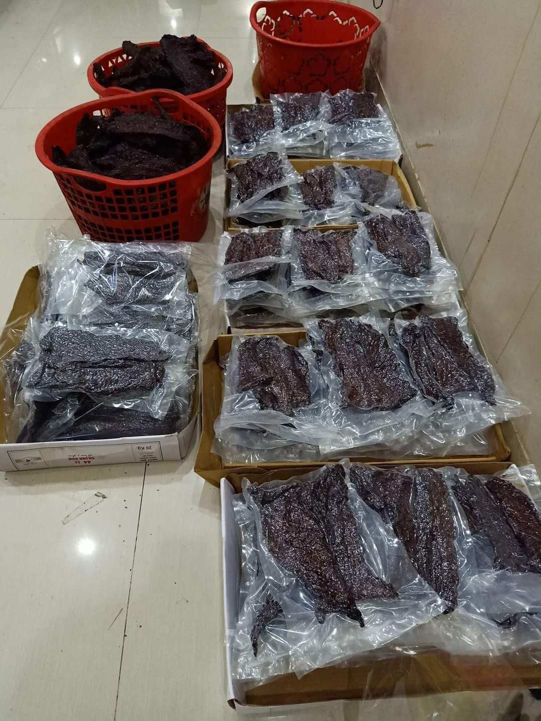 Thịt Lợn Khô Gác Bếp 500gr Tặng Kèm Chẳm Chéo
