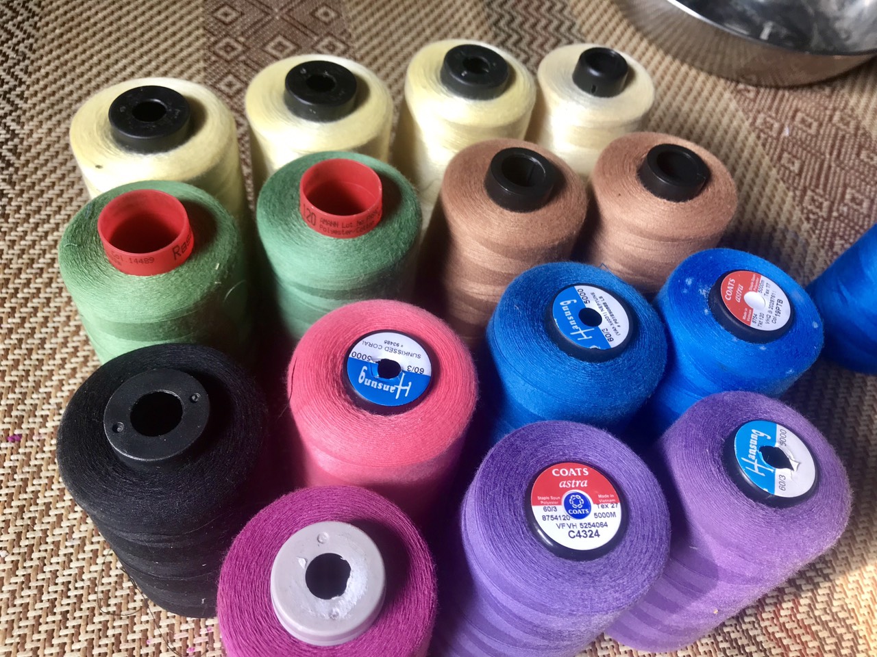 1kg ( 6 cuộn) CHỈ MAY CÔNG NGHIỆP