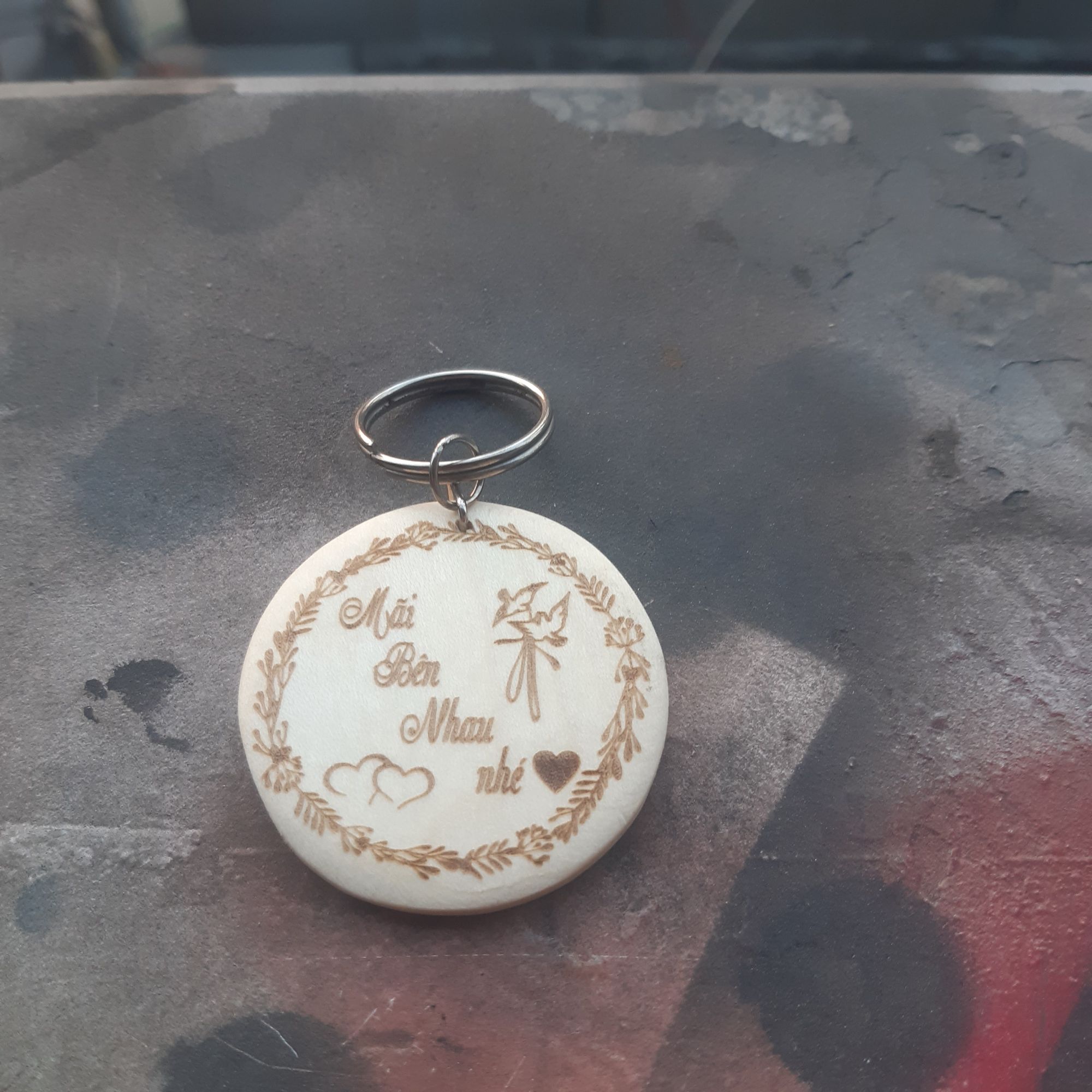Móc Khóa Gỗ Tròn Khắc Hình BYL