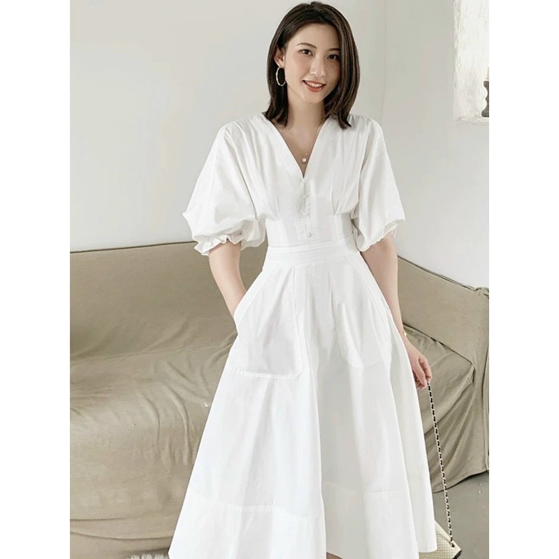 Đầm trắng cổ V tùng xoè