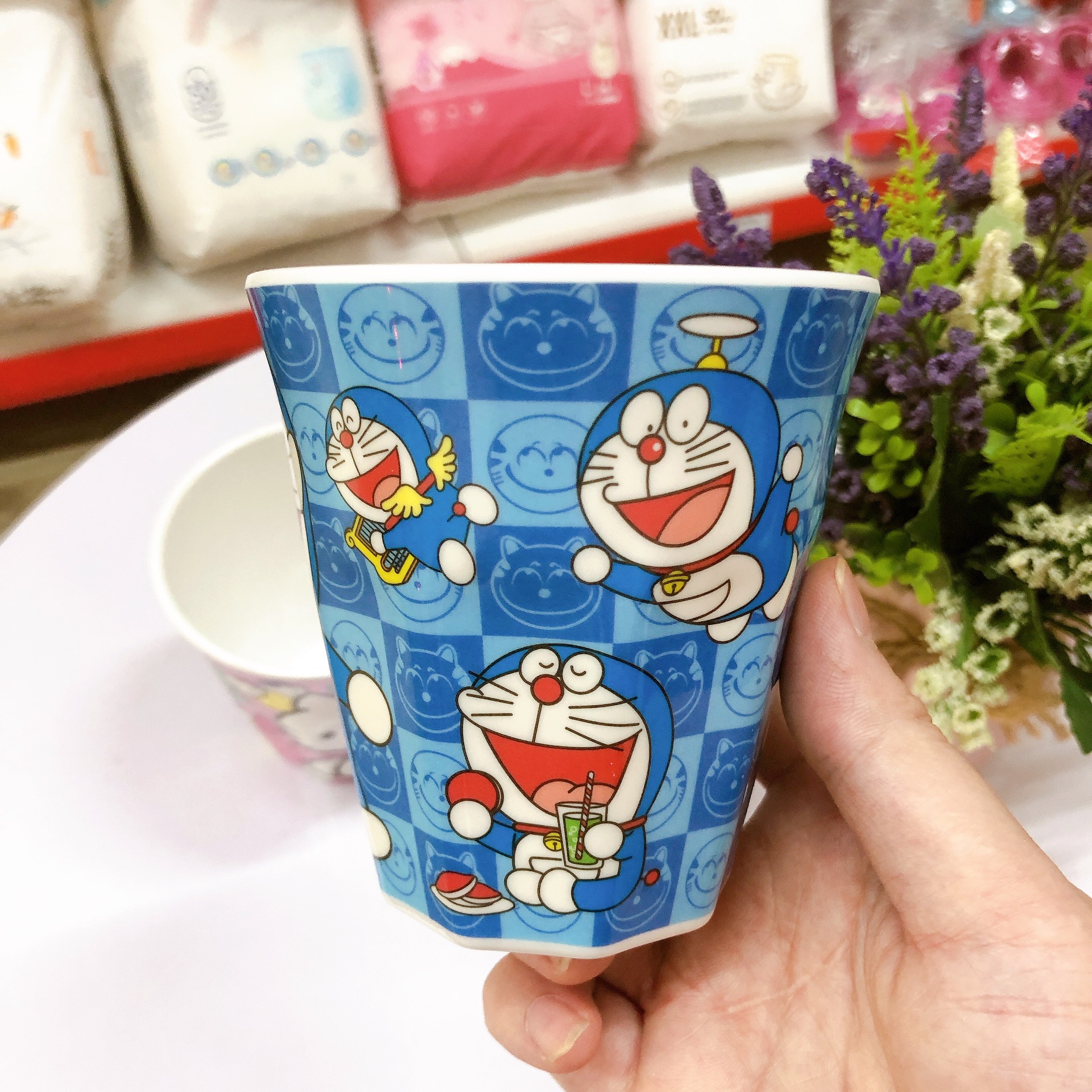 Cốc Uống Nước Lúa Mạch Doreamon Hello Kitty Cho Bé