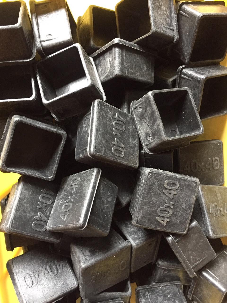 Bộ 100 Nắp bịt trong nhựa cho sắt hộp 40x40mm; nút bịt nhựa; đầu bịt nhựa; nút bịt trong 40x40mm