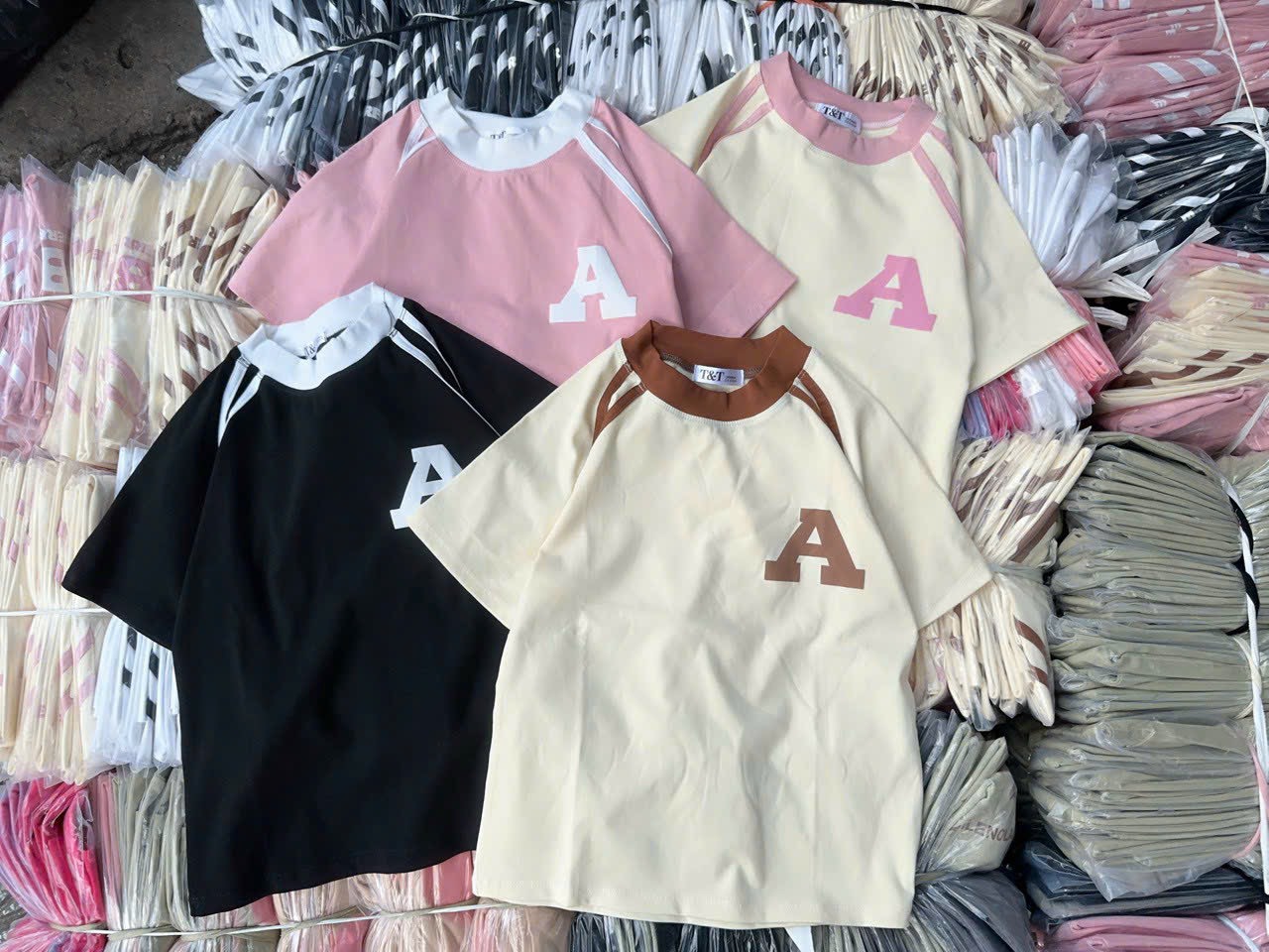 Áo thun dáng ôm nhẹ babytee hai sọc trước ( 2 sọc trước chữ A )