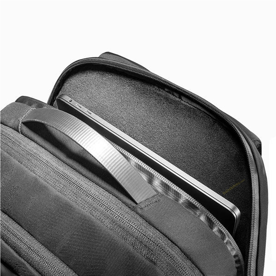 Balo Tomtoc H61-E01D Premium Urban Laptop 15.6" Black